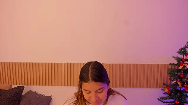 OliviaSweett online show from November 30, 2025, 6:52 pm