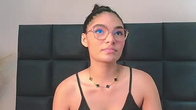 LunaAspen  online show from April 8, 2026, 5:58 pm