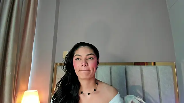 Snapshot of LunaAspen_ chatting on February 12, 2026, 5:56 pm LunaAspen online show from February 12, 2026, 5:56 pm