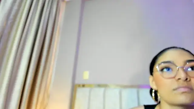 LunaAspen  online show from December 4, 2025, 7:02 pm