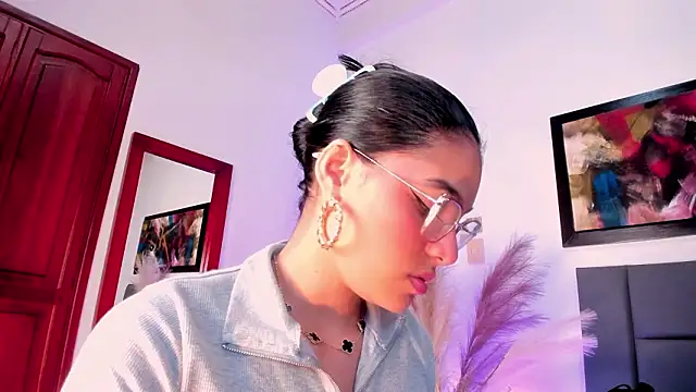 Snapshot of LunaAspen_ chatting on February 16, 2026, 5:55 pm LunaAspen online show from February 16, 2026, 5:55 pm