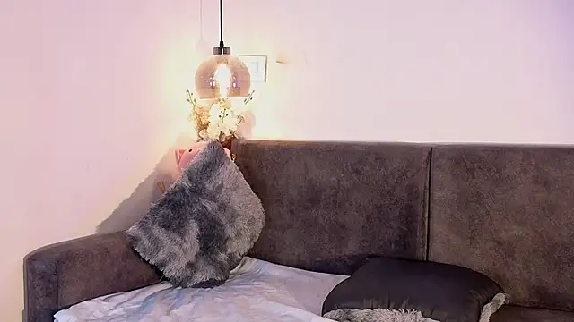 Snapshot of littlee_Sophi_ chatting on December 18, 2025, 12:27 am littlee Sophi online show from December 18, 2025, 12:27 am