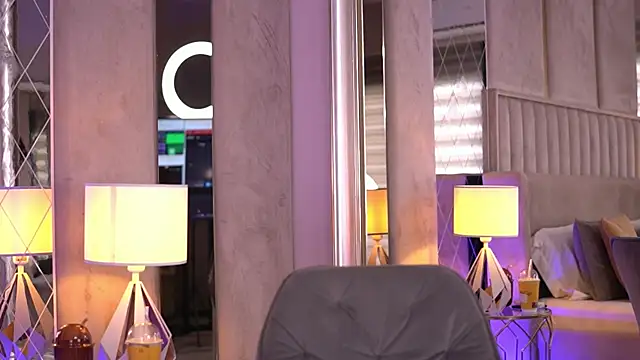 FrancescaDante online show from September 30, 2025, 6:19 am