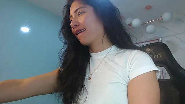 victoria hernandez t  online show from May 25, 2026, 1:21 pm
