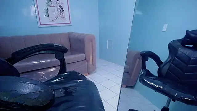 victoria hernandez t  online show from October 31, 2025, 1:19 pm