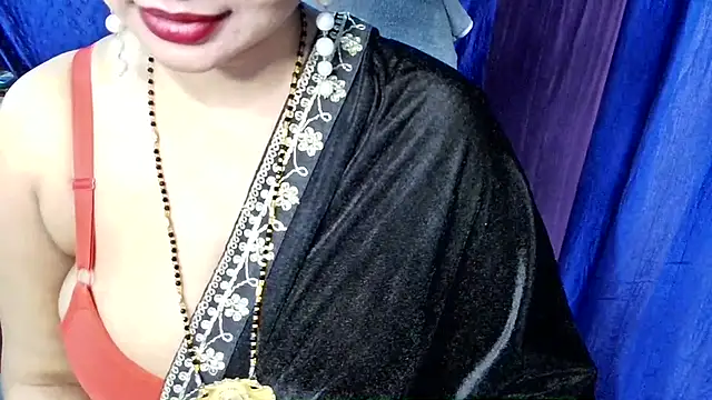 QUEEN SAKHI- online show from March 19, 2026, 6:41 pm