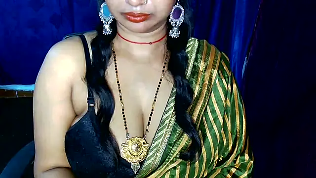 Snapshot of QUEEN_SAKHI- chatting on June 6, 2026, 7:41 pm QUEEN SAKHI- online show from June 6, 2026, 7:41 pm