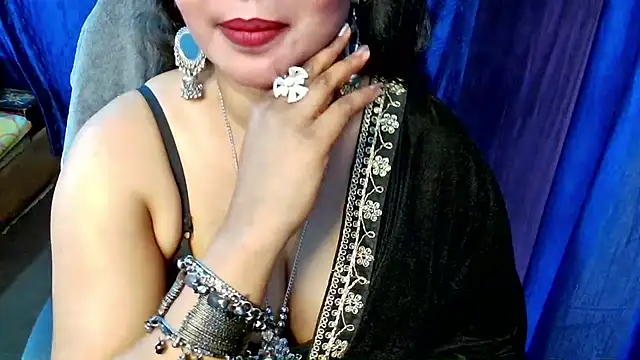 QUEEN SAKHI- online show from April 8, 2026, 9:33 am