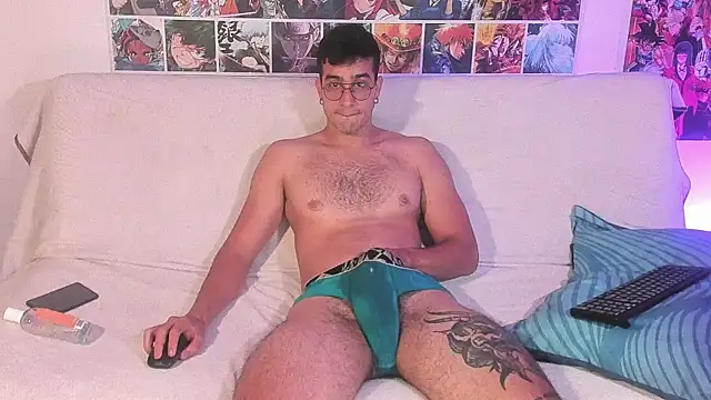 CamCumBoy online show from November 17, 2025, 10:52 am