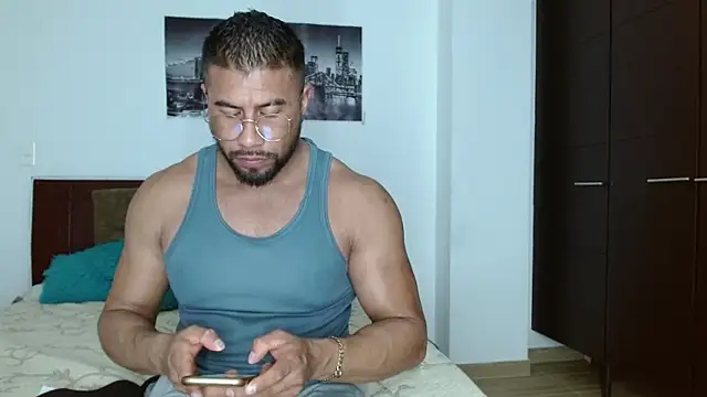 AntonyDAngelo25 online show from November 25, 2025, 1:17 am