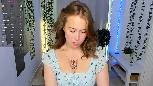 Snapshot of LanaRoselle chatting on August 8, 2026, 9:44 pm LanaRoselle online show from August 8, 2026, 9:44 pm