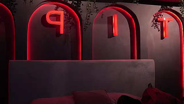 Ariaa Isabell online show from May 20, 2026, 6:27 pm