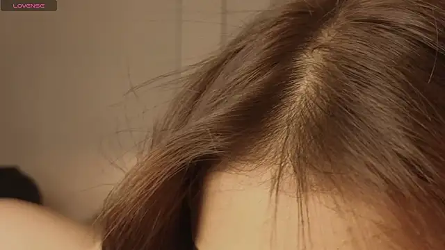 scarlethlux online show from April 4, 2026, 3:57 am