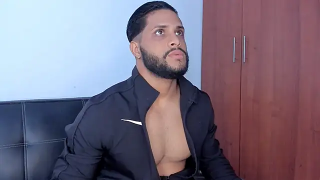 Pier Simons online show from November 22, 2025, 3:33 pm