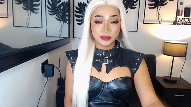 foxclassyramona ts online show from May 9, 2026, 11:24 am