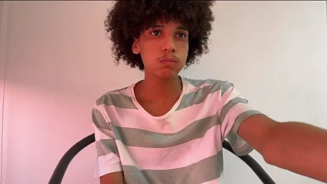 Max Rain online show from October 28, 2025, 7:24 pm