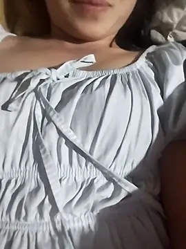 Snapshot of Tiyir597 chatting on February 8, 2026, 4:05 pm Tiyir597 online show from February 8, 2026, 4:05 pm