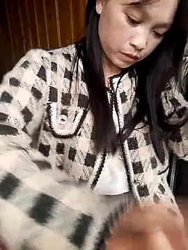 Snapshot of Tiyir597 chatting on February 18, 2026, 2:20 am Tiyir597 online show from February 18, 2026, 2:20 am