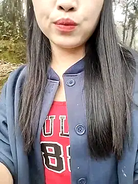 Snapshot of Tiyir597 chatting on February 13, 2026, 3:28 am Tiyir597 online show from February 13, 2026, 3:28 am