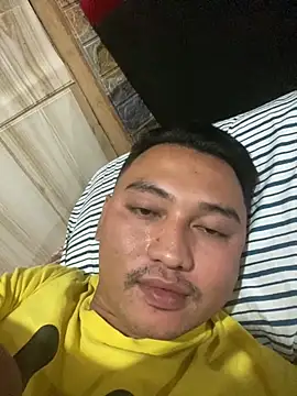 Snapshot of BicuriousExploer chatting on November 4, 2025, 12:31 pm BicuriousExploer online show from November 4, 2025, 12:31 pm