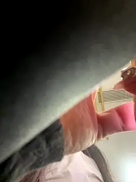 xiao-mo520 online show from December 19, 2025, 10:39 am