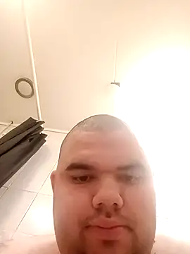 Mackoka online show from April 4, 2026, 9:05 am