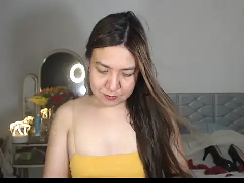 stellahugeX online show from November 29, 2025, 8:47 am