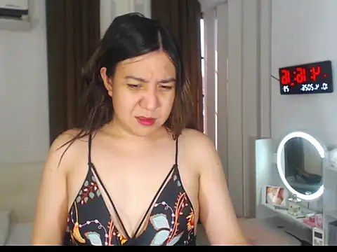 stellahugeX online show from April 10, 2026, 8:21 am