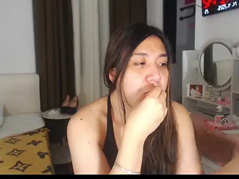 stellahugeX online show from April 13, 2026, 8:24 pm