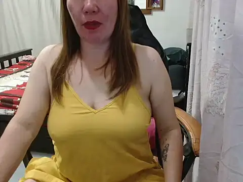 Snapshot of VerySexyCeline chatting on June 30, 2026, 1:44 pm VerySexyCeline online show from June 30, 2026, 1:44 pm
