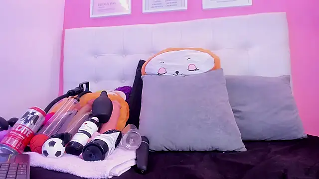 Willow Wright online show from March 11, 2026, 2:22 pm