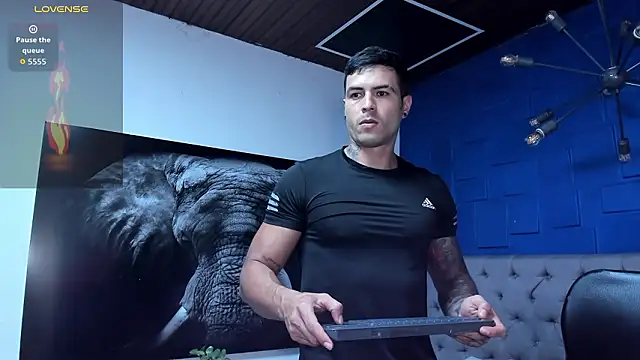 andres-clark92 online show from February 27, 2026, 4:18 pm