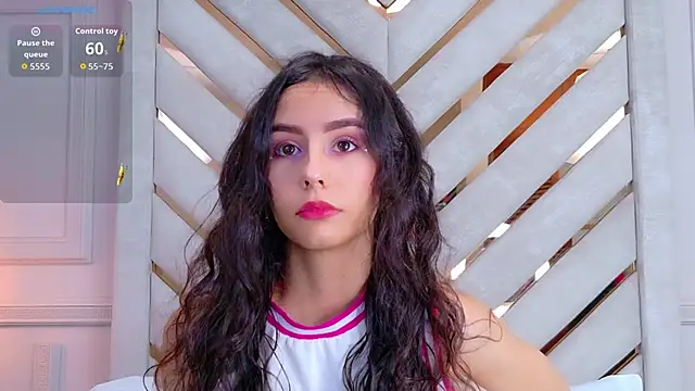 Sarah-Grace online show from September 9, 2025, 2:32 am