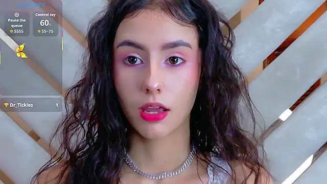 Sarah-Grace online show from October 17, 2025, 2:48 am