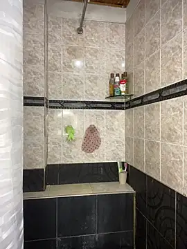 juliana-mancini online show from November 13, 2025, 5:06 pm