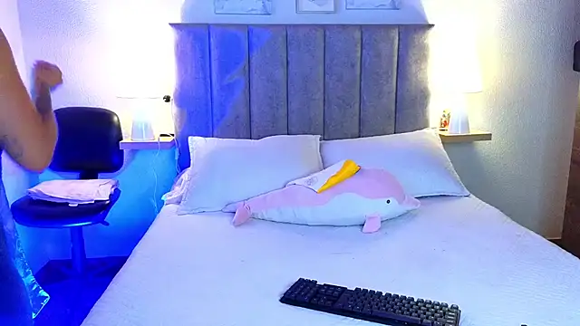 juliana-mancini online show from September 9, 2025, 5:11 pm