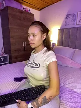 juliana-mancini online show from October 6, 2025, 6:19 pm