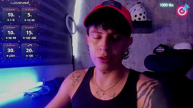 CALLMENIICO online show from May 20, 2026, 4:59 pm