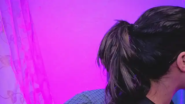 Snapshot of Miranda_sexlove_ chatting on February 3, 2026, 6:00 am Miranda sexlove online show from February 3, 2026, 6:00 am