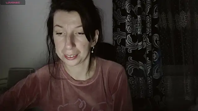 RosieHayes online show from November 28, 2025, 3:34 pm