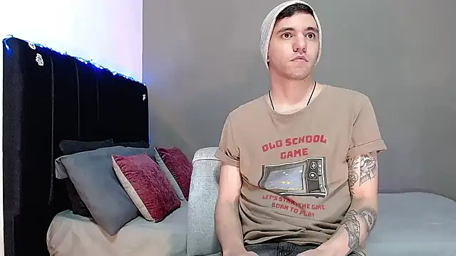 Matteo12  online show from January 12, 2026, 3:46 am