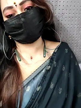 Snapshot of Cutie_nila26 chatting on October 4, 2025, 5:42 am Cutie nila26 online show from October 4, 2025, 5:42 am