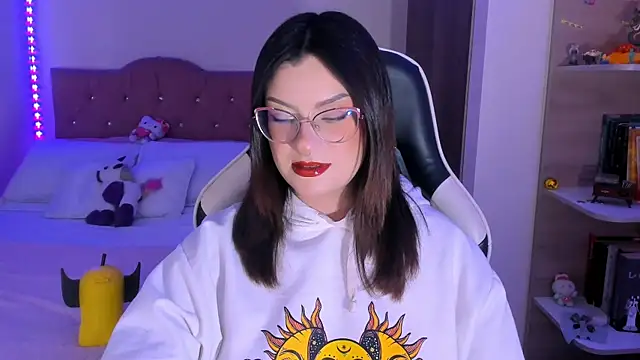 OphelianaRose33 online show from January 16, 2026, 9:52 pm