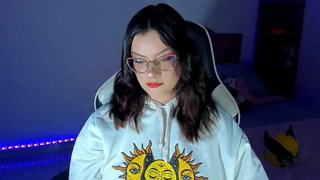 OphelianaRose33 online show from April 14, 2026, 10:48 pm