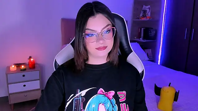 OphelianaRose33 online show from November 23, 2025, 9:25 pm