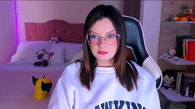 OphelianaRose33 online show from February 17, 2026, 7:22 pm