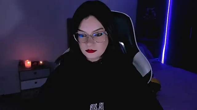 OphelianaRose33 online show from September 14, 2025, 10:32 pm