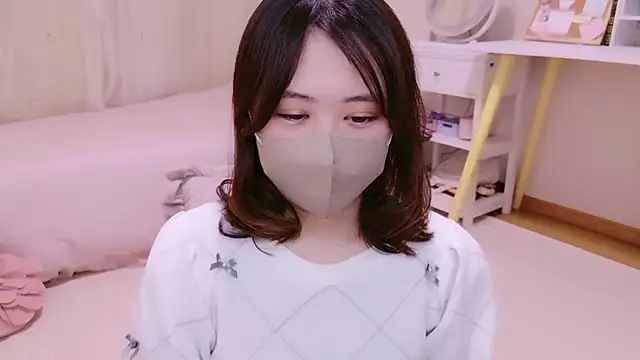 SATOMI xo online show from December 1, 2025, 4:41 pm