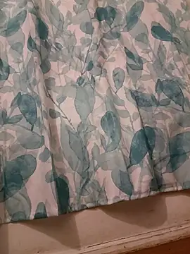 Hungwell1515 online show from April 26, 2026, 4:21 am