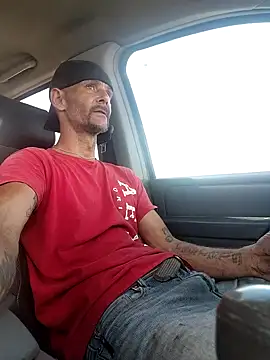 Hungwell1515 online show from April 14, 2026, 3:39 pm